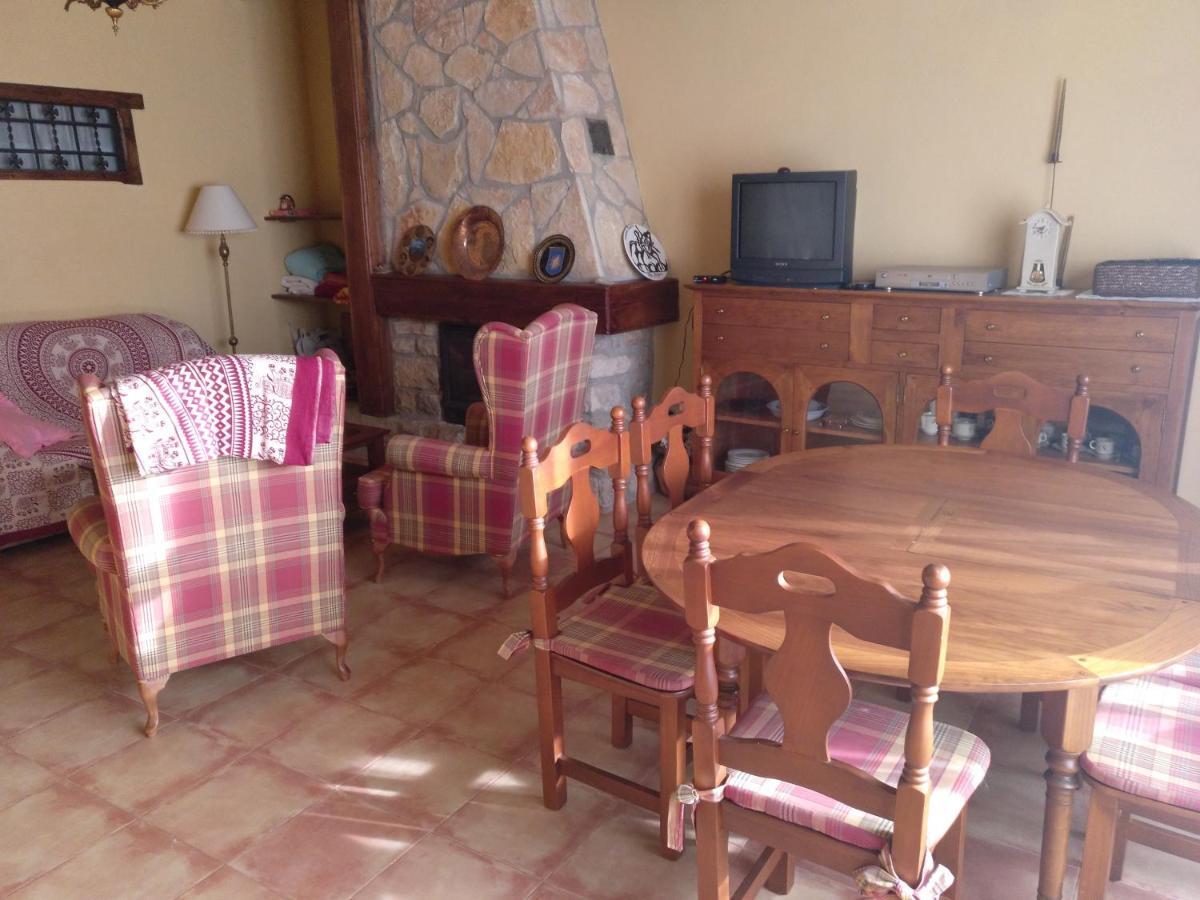 Casa Rural Amador Villarroya de los Pinares Luaran gambar