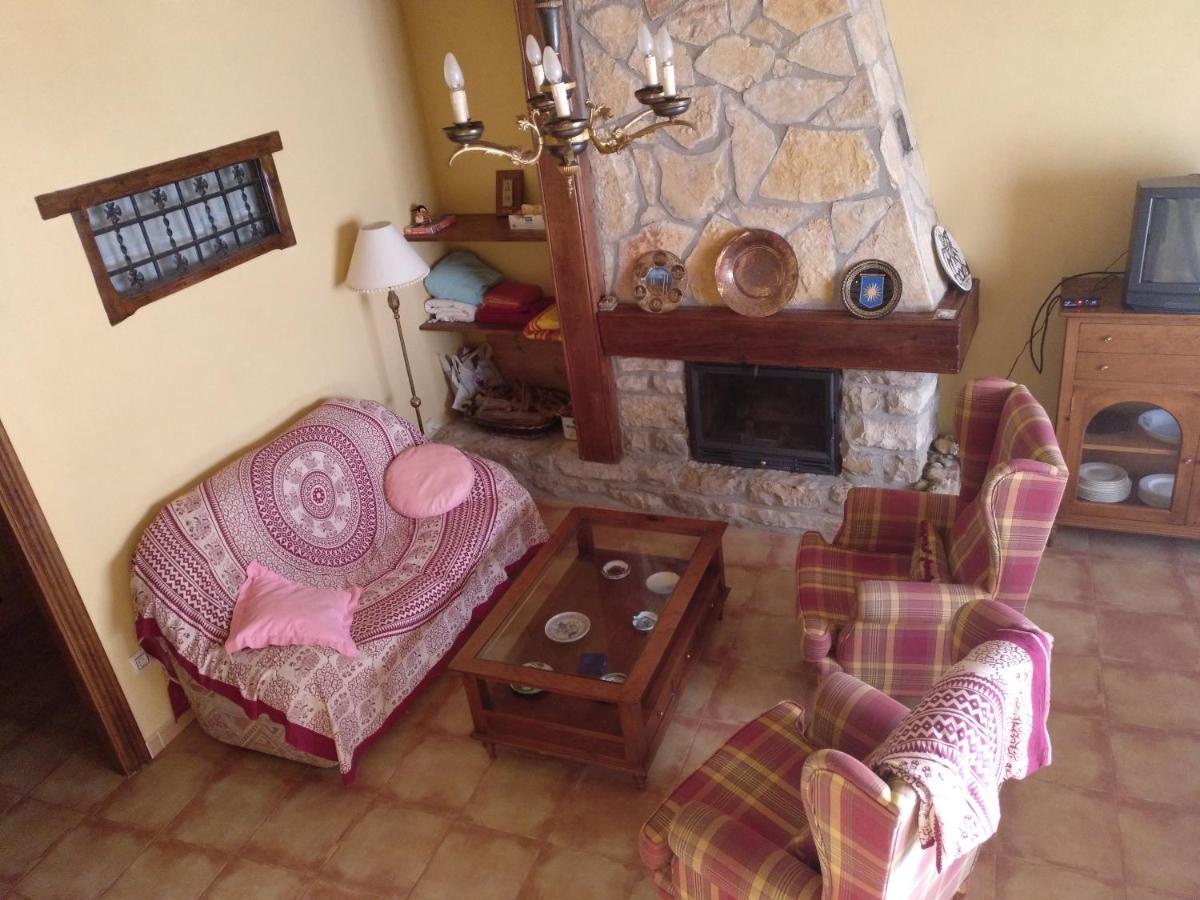 Casa Rural Amador Villarroya de los Pinares Luaran gambar