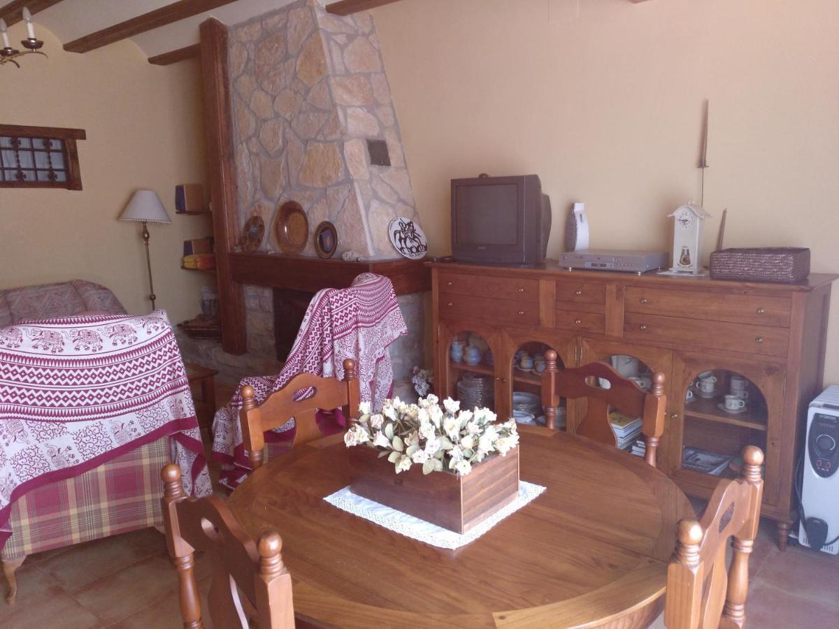 Casa Rural Amador Villarroya de los Pinares Luaran gambar